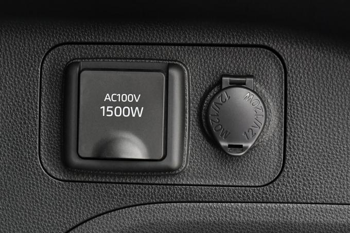 画像ギャラリー Usbポートがあれば十分な気もするがナゼ 最新車にも シガーソケット が残されるワケ 画像1 自動車情報 ニュース Web Cartop 画像ギャラリー Usbポートがあれば十分な気もするがナゼ 最新車にも シガーソケット が残されるワケ 画像1 自動車情報 ニュース Web Cartop