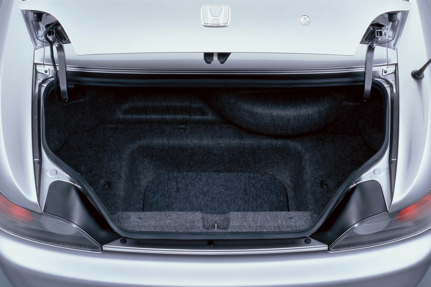 乗り替えるクルマが見つからない 孤高の名車 S00 の魅力と後継車が出ない理由 自動車情報 ニュース Web Cartop