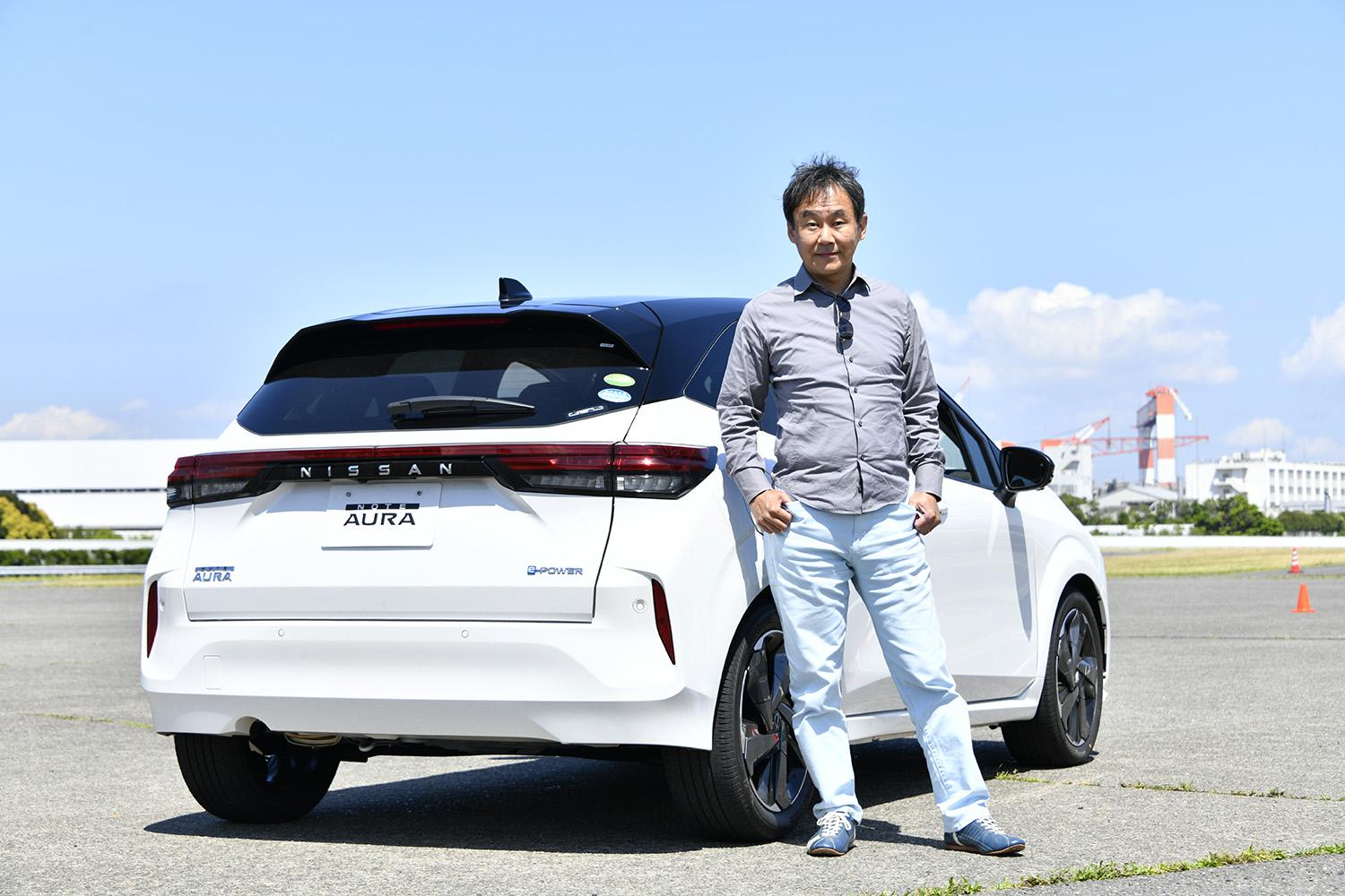 日産ノートオーラに試乗したモータージャーナリストの森口将之さん