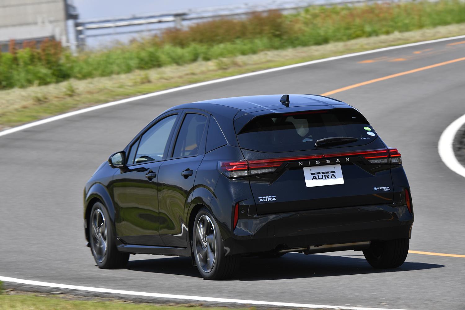 試乗 ボディ拡大 パワーもアップ ハンドリングまで変わったノート オーラの衝撃 自動車情報 ニュース Web Cartop 2ページ目 試乗 ボディ拡大 パワーもアップ ハンドリングまで変わったノート オーラの衝撃 自動車情報 ニュース Web Cartop 2ページ目