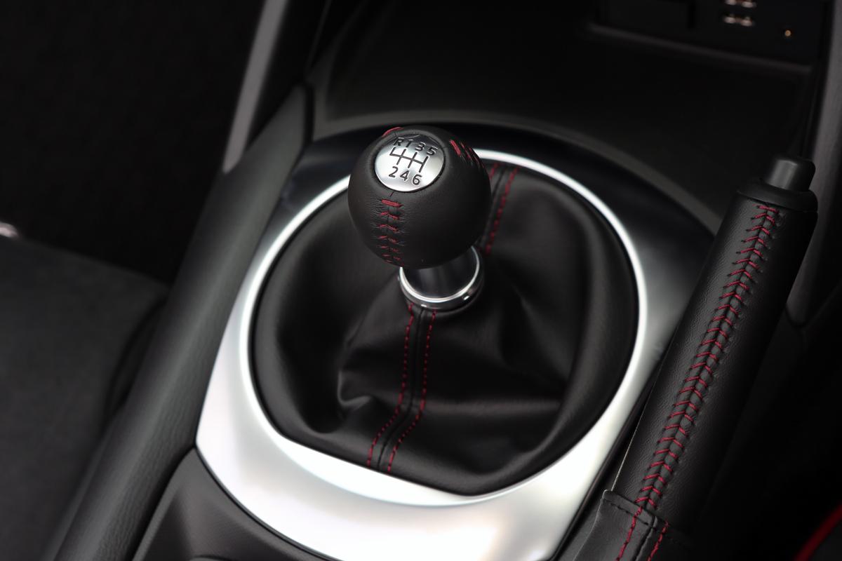 昭和世代にしか通じない ダブルクラッチ とはどんな運転テクニック 自動車情報 ニュース Web Cartop 昭和世代にしか通じない ダブルクラッチ とはどんな運転テクニック 自動車情報 ニュース Web Cartop