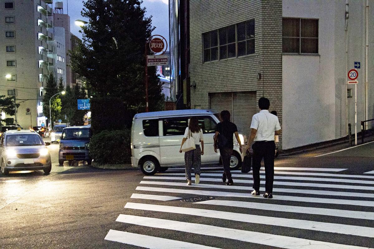 路駐を避けて黄色線を跨ぐ 歩行者にゆずられて横断歩道を直進 捕まる場合もある 曖昧 に取り締まられがちな事例5つ 自動車情報 ニュース Web Cartop 2ページ目 路駐を避けて黄色線を跨ぐ 歩行者にゆずられて横断歩道を直進 捕まる場合もある 曖昧 に取り締まられがちな事例5つ 自動車情報 ニュース Web Cartop 2ページ目