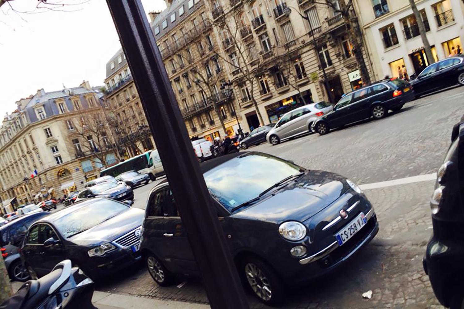 駐車の際、フランスでは他車にぶつけるのが普通というイメージは事実か 〜 画像1