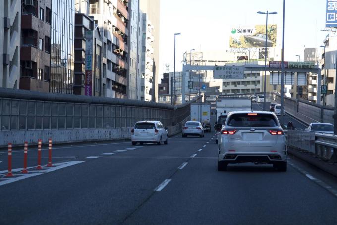 Acc のせいというウワサも 高速でやたら ブレーキランプ が連灯するクルマを見かけるワケ Web Cartop Goo ニュース