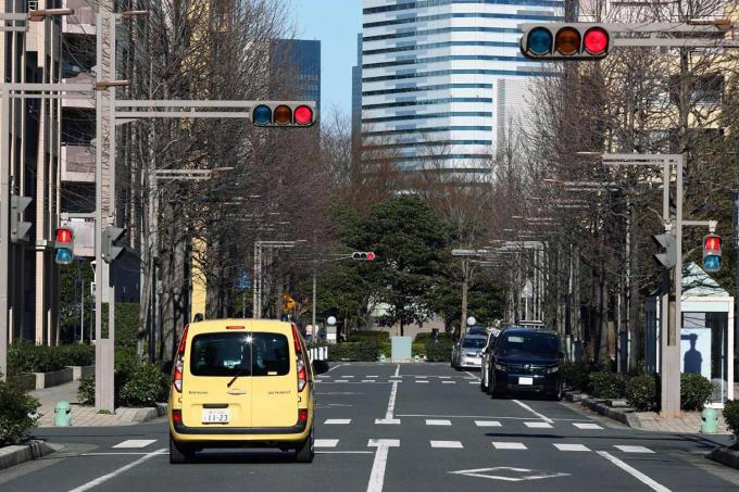 なぜ信号機は赤 青 黄色の3色が使用されるのか 自動車情報 ニュース Web Cartop なぜ信号機は赤 青 黄色の3色が使用されるのか 自動車情報 ニュース Web Cartop