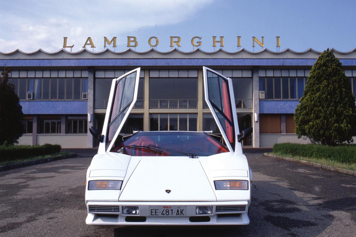 なんだこれは が車名の由来 伝説だらけのスーパーカー カウンタック とは何ものなのか 自動車情報 ニュース Web Cartop