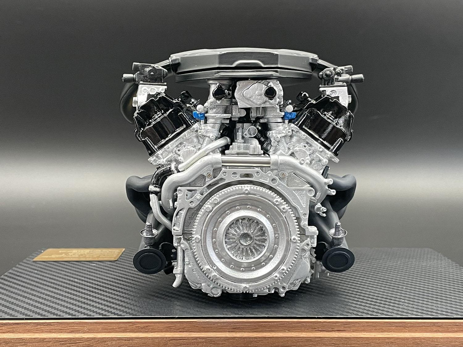 究極のエンジンモデル「レクサスLFA 1LR-GUE」を発売 〜 画像4