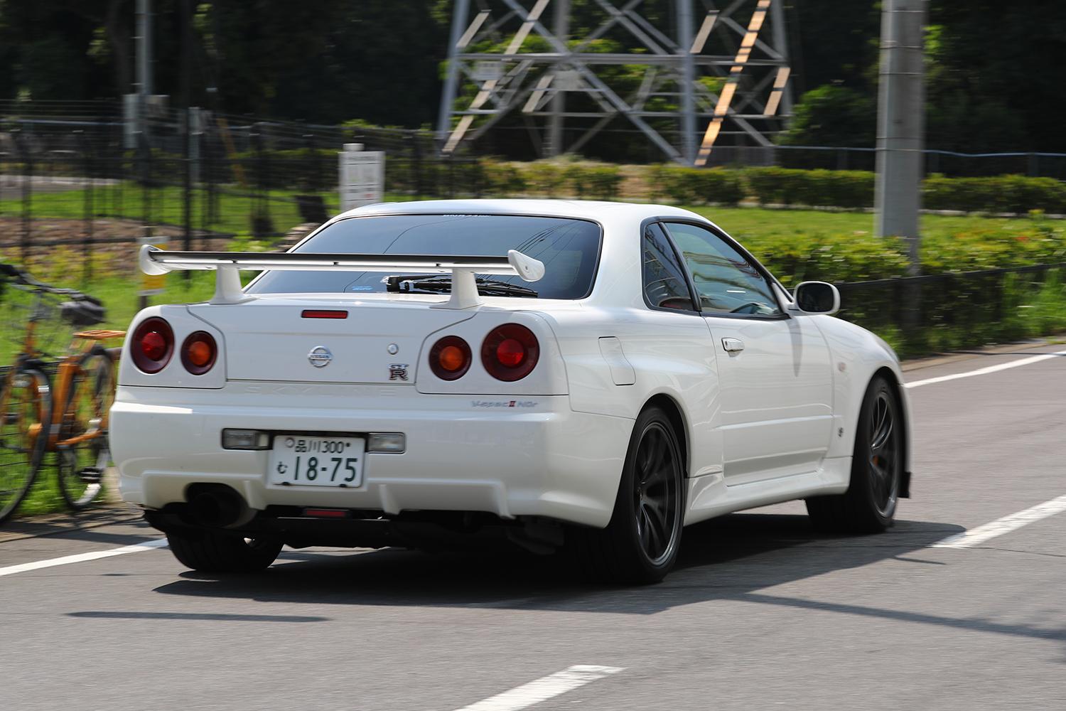 R34型日産 スカイラインGT-R Vスペック II Nür