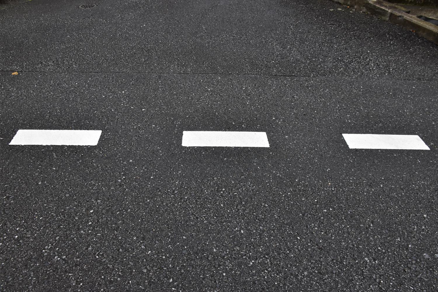 優先道路じゃない まれに見かける交差点内にある 破線 の意味とは 自動車情報 ニュース Web Cartop 優先道路じゃない まれに見かける交差点内にある 破線 の意味とは 自動車情報 ニュース Web Cartop