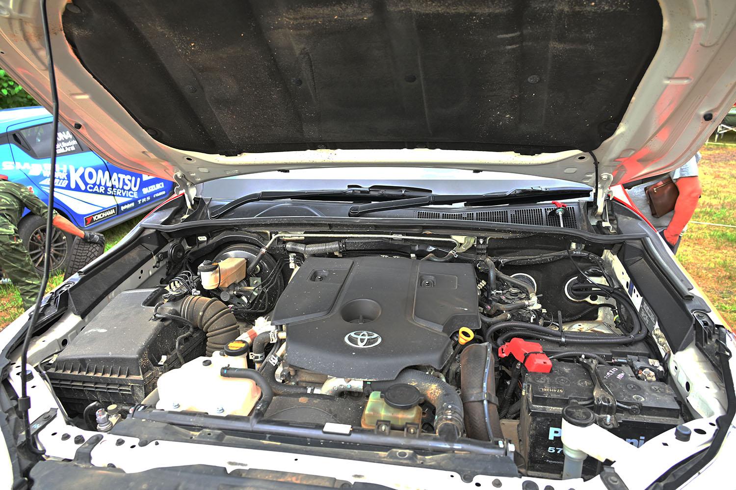 これって サポートカー じゃないの ２台のピックアップトラックが 競技車 として北海道の悪路を爆走した 写真14 Goo 自動車