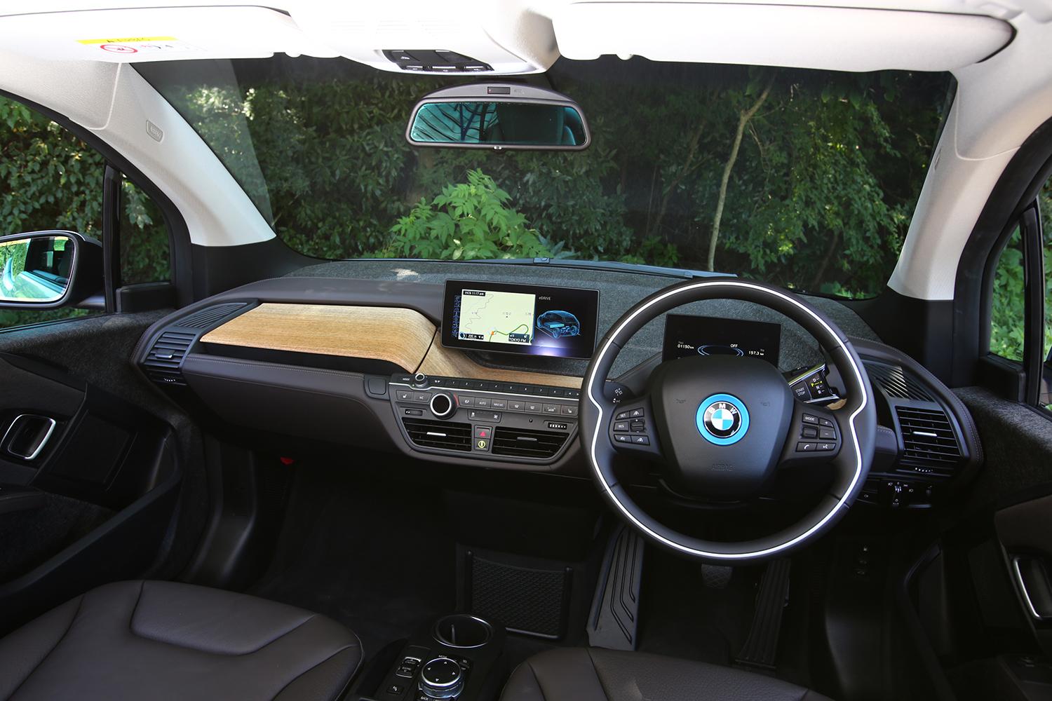 BMW i3のインストゥルメントパネル 〜 画像7
