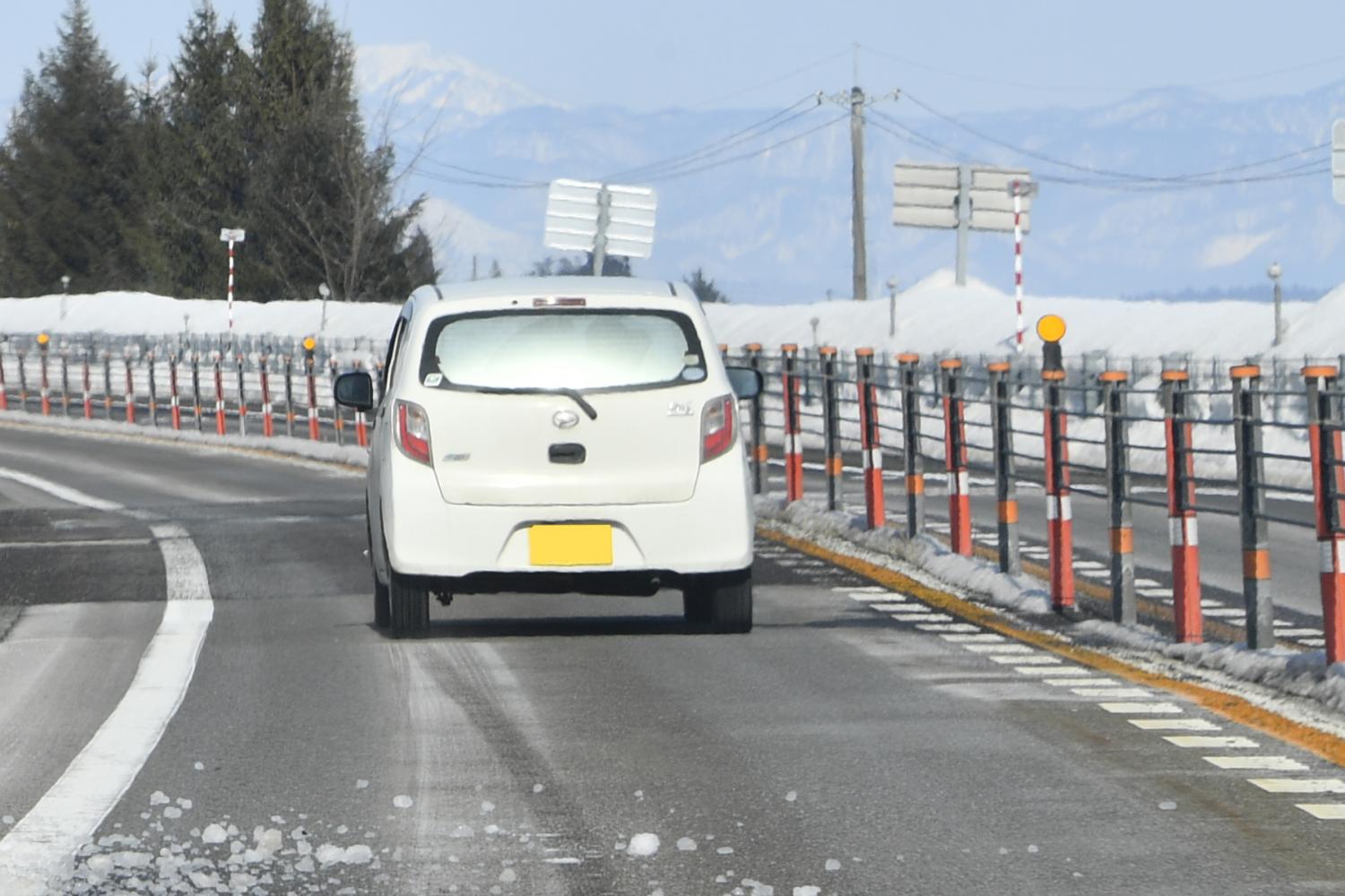 頼りなさそうだけど意味があった 最近ワイヤーロープ式の中央分離帯が増えているワケ 自動車情報 ニュース Web Cartop