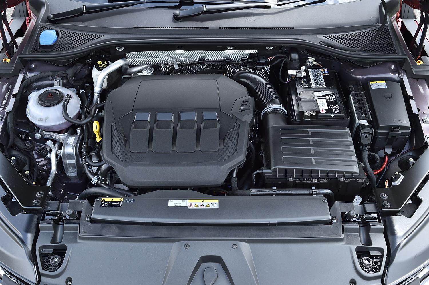 VWアルテオン・シューティングブレークの2リッターTSIエンジン