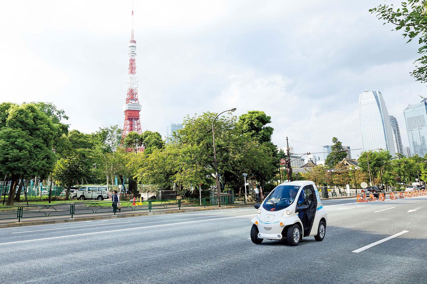 トヨタ・コムスの東京都内走行シーン