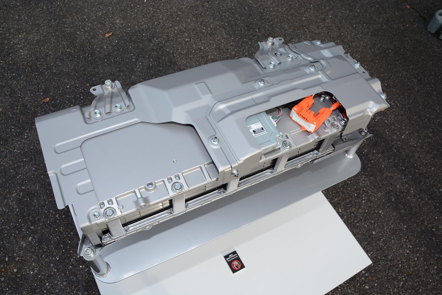 新型トヨタ・アクアに搭載されるバイポーラ型ニッケル水素バッテリー 〜 画像2
