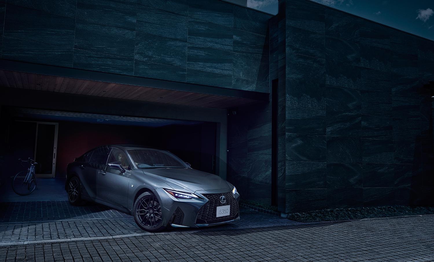 レクサスIS F SPORTに黒をテーマにした２台の特別仕様車を設定！