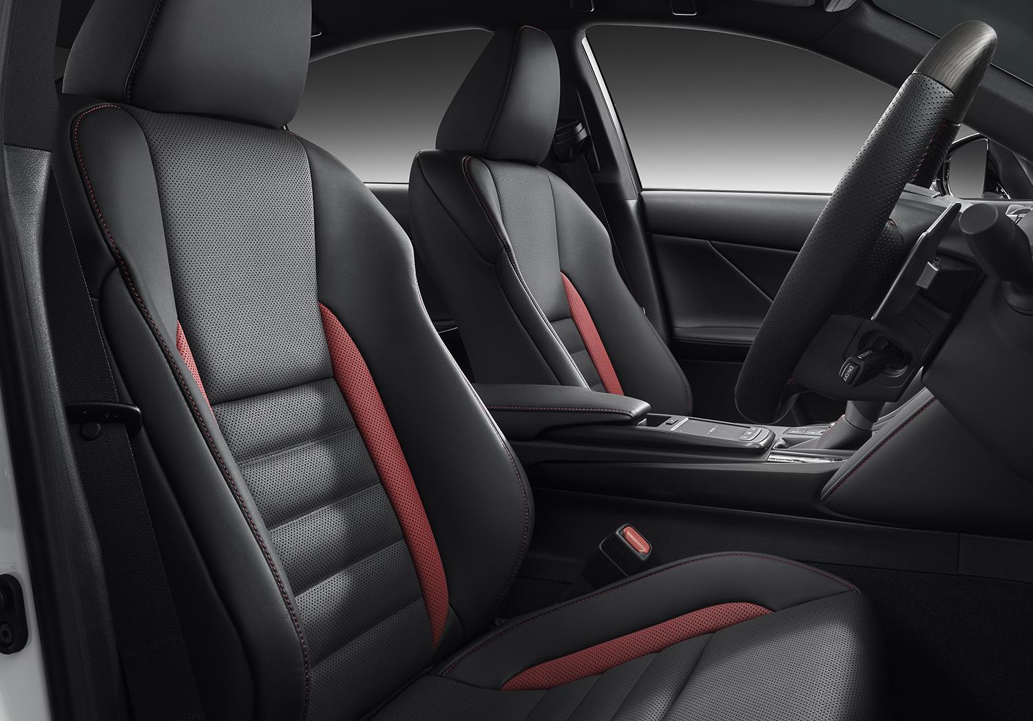 レクサスIS F SPORTに黒をテーマにした２台の特別仕様車を設定！