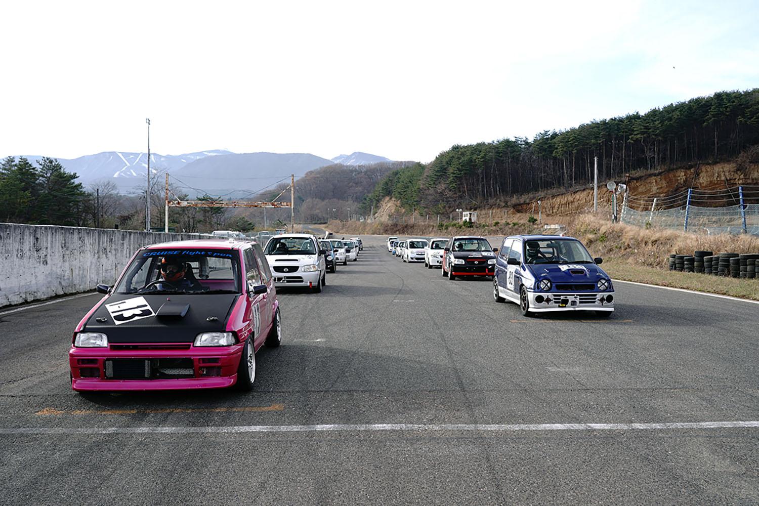 人生一度は レース に出てみたい 激安 仲間でワイワイでもホンモノの 草レース があった 自動車情報 ニュース Web Cartop 2ページ目