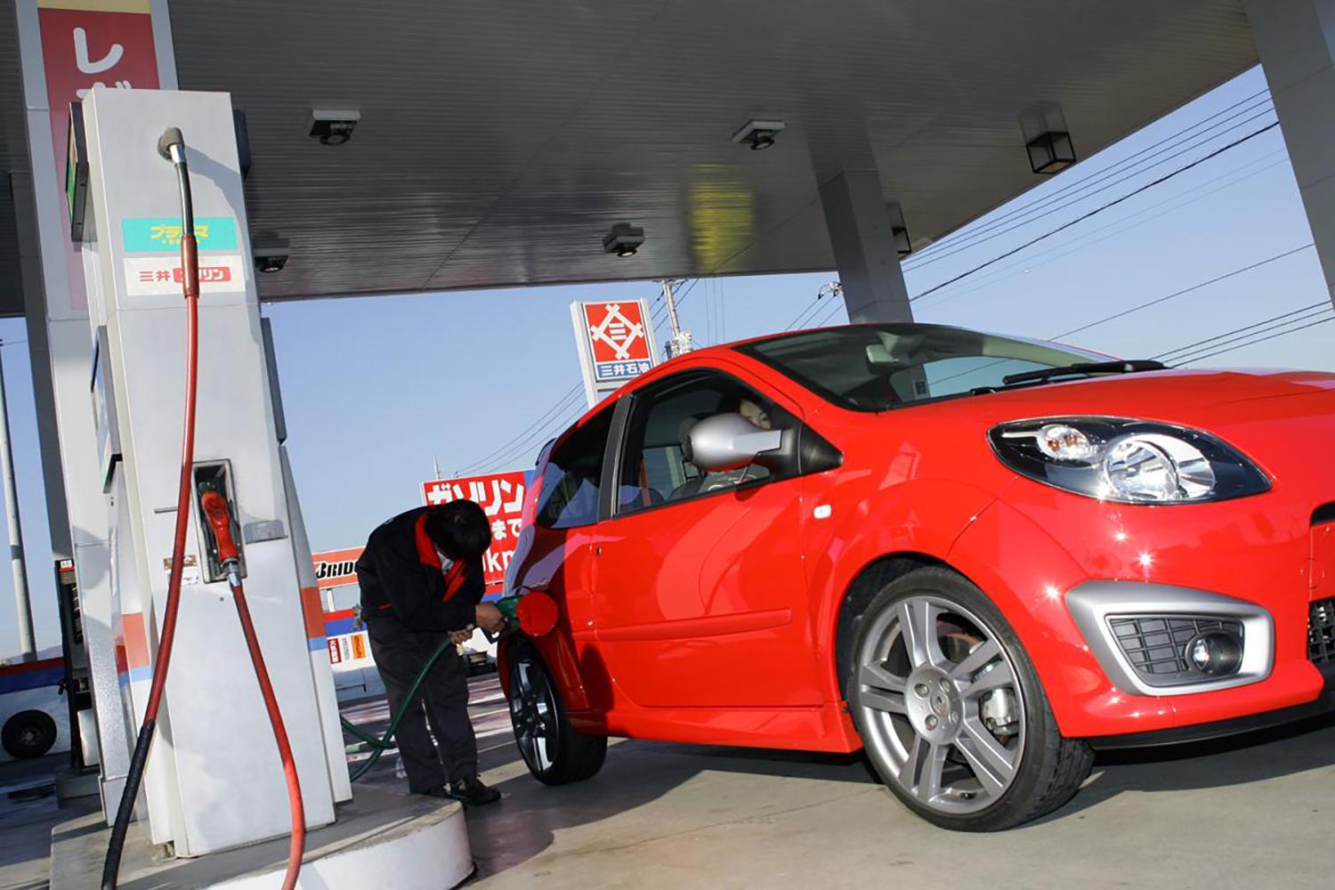 ガソリンの販売量はピーク時の２割減 ガソスタ過疎地は強制的にevに乗るしかなくなる可能性も 写真5 Goo 自動車