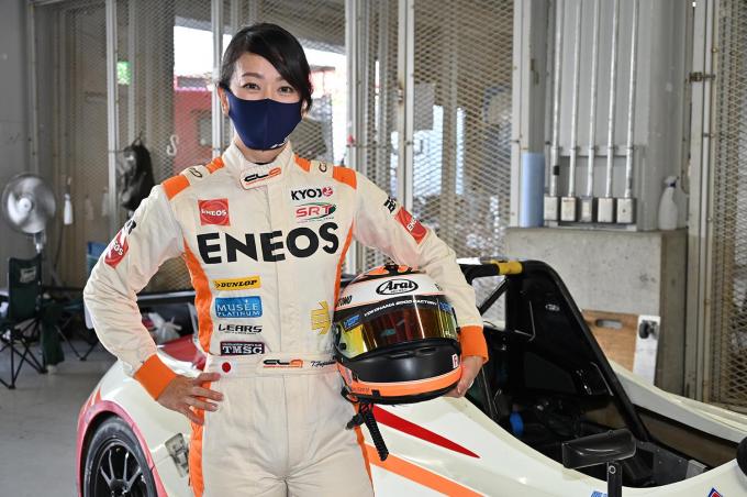 画像ギャラリー Web Cartopでもおなじみのジャーナリスト 藤トモ が本気で勝負 Kyojoドライバーの素顔 Vol ５ 藤島知子選手 画像6 自動車情報 ニュース Web Cartop