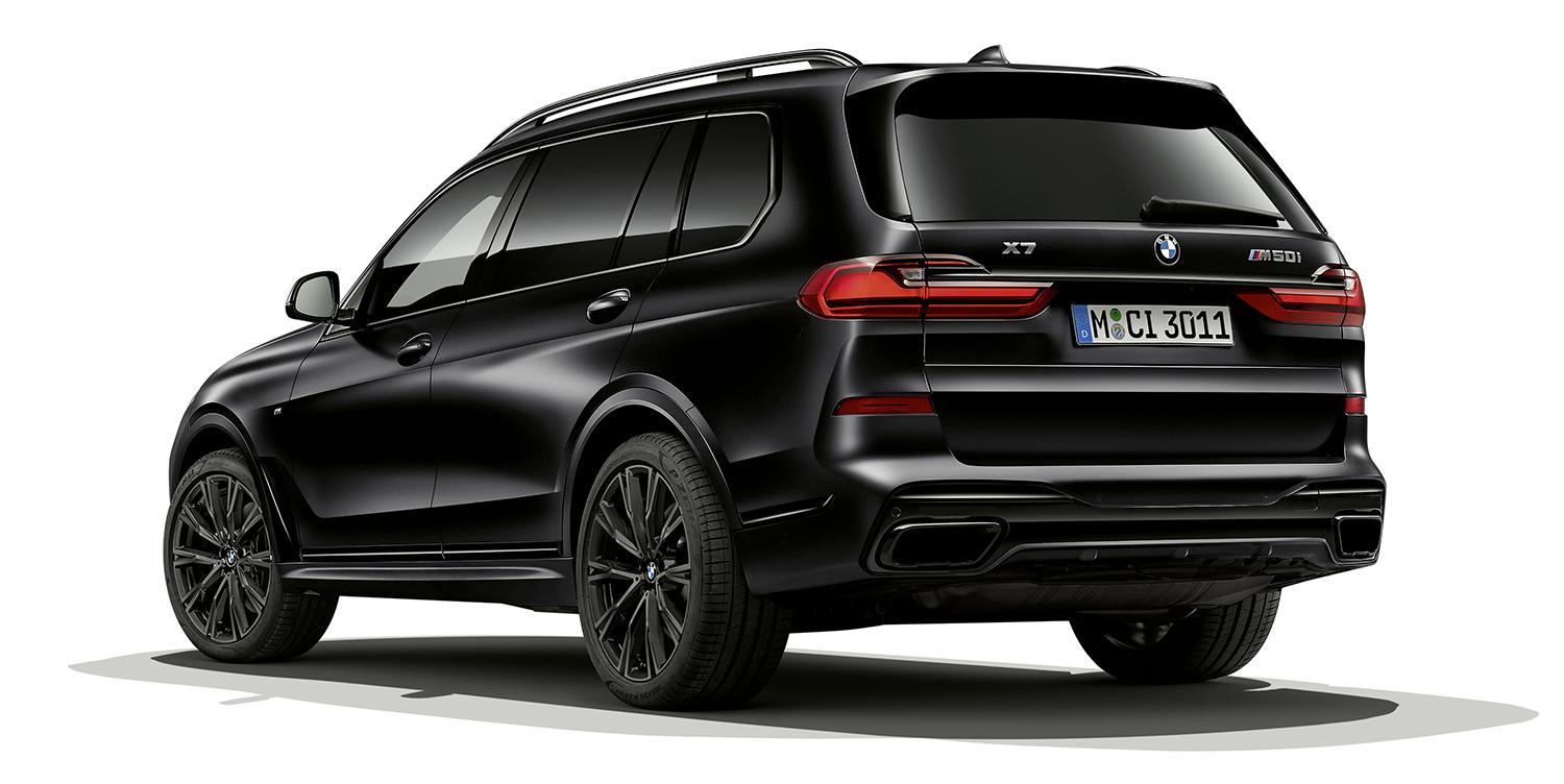 BMW X7 Edition in Frozen Black Metallicのリヤスタイリング