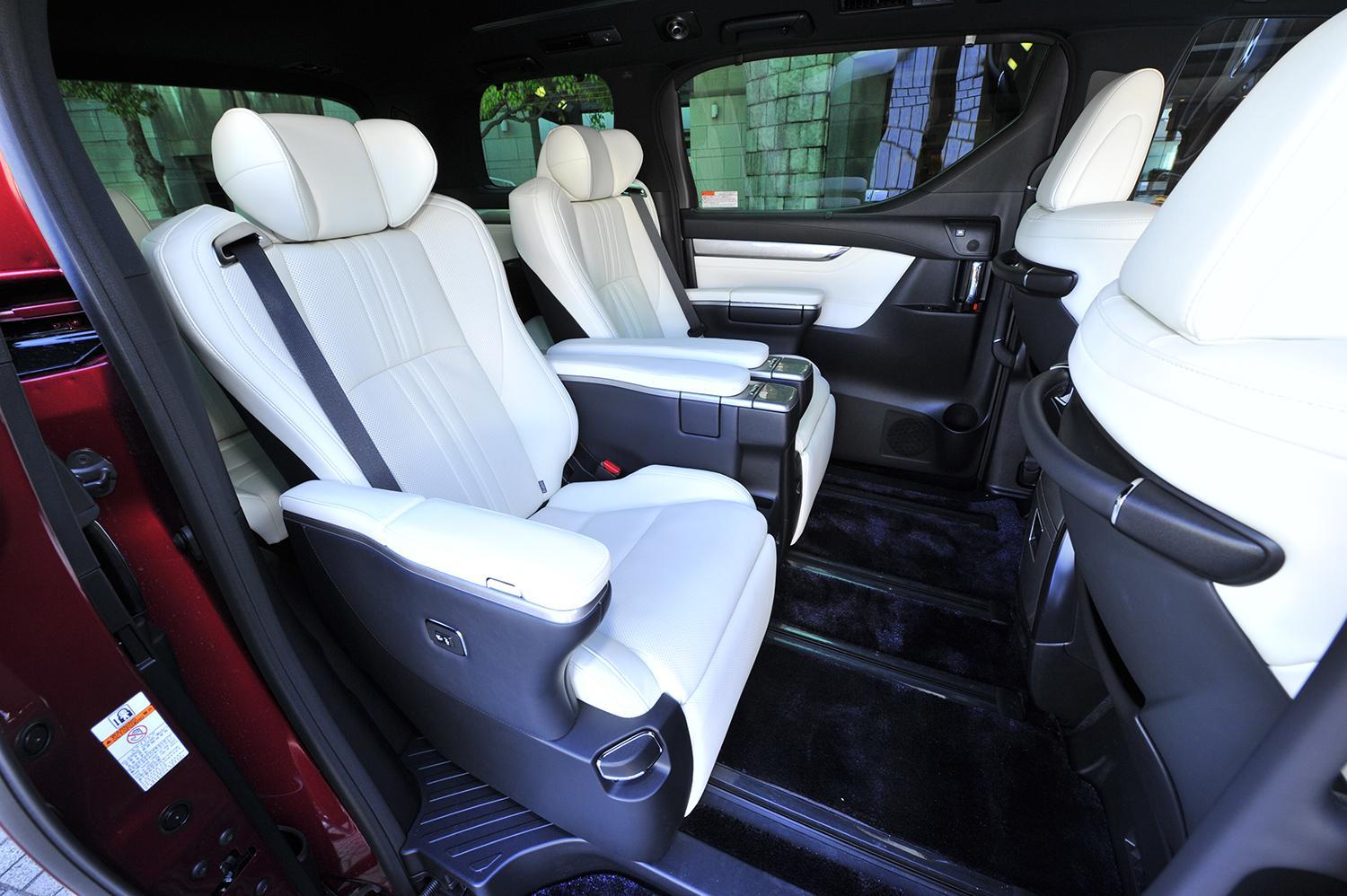 最上級アルファードの約３倍の価格！ 2000万円超の超高級ミニバン 