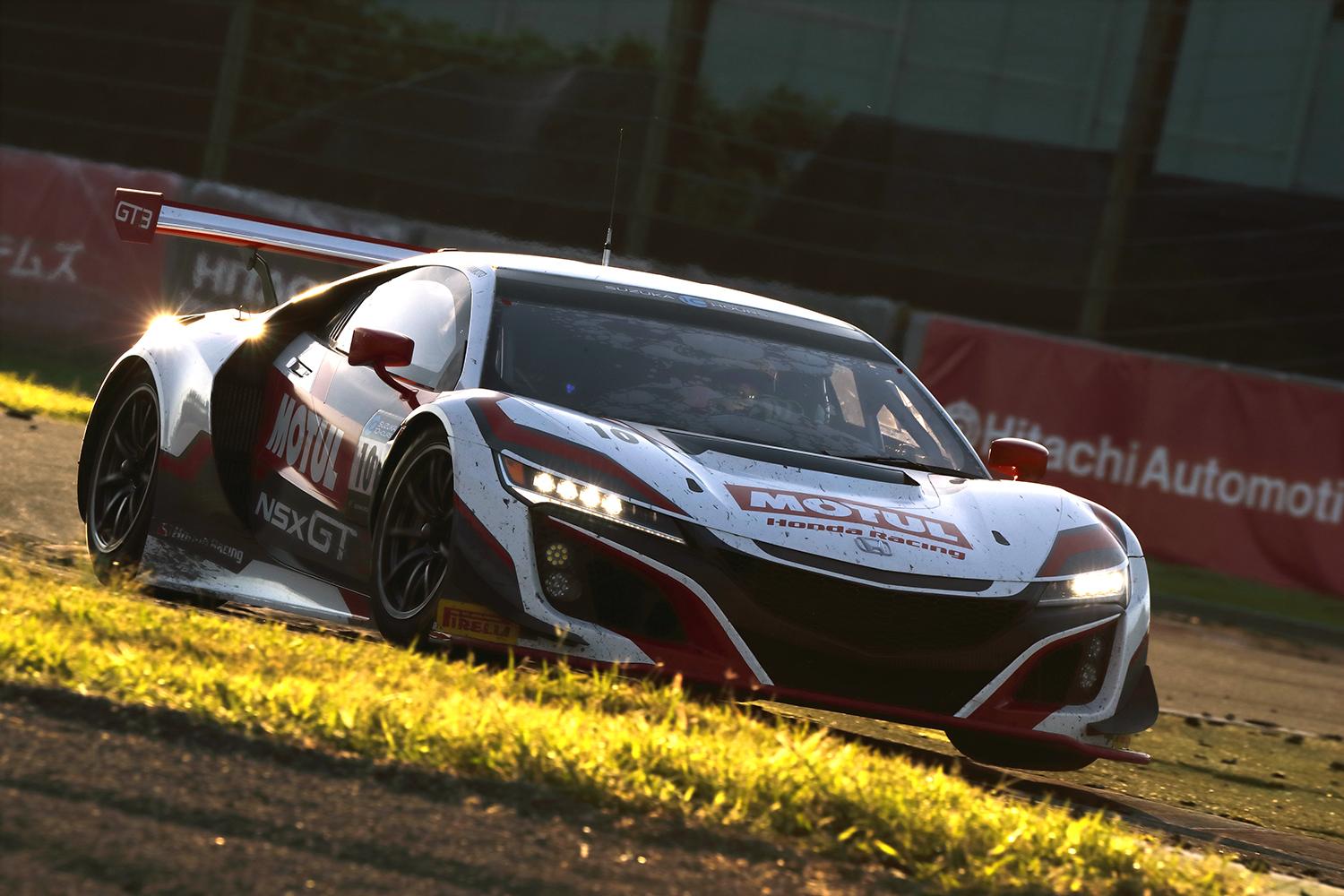 ホンダNSX GT3の走行シーン