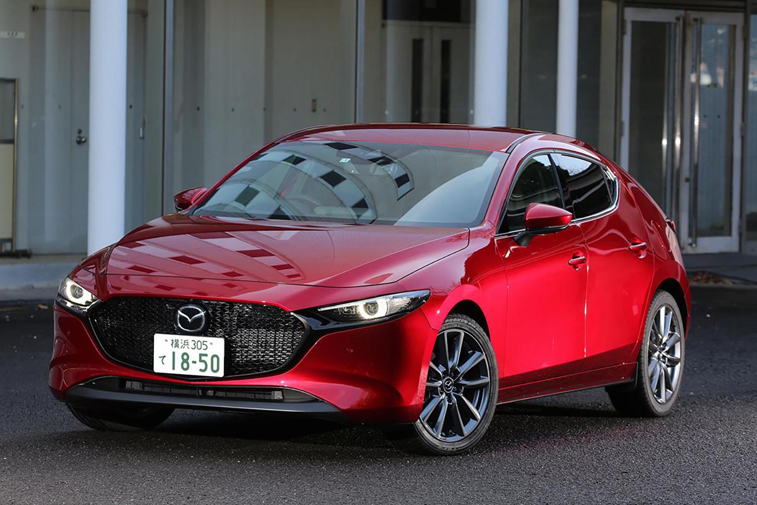 MAZDA3ファストバック全体 〜 画像1