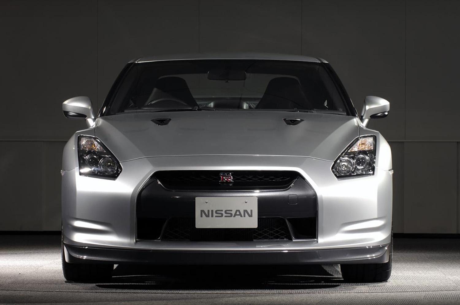 R35 GT-R正面