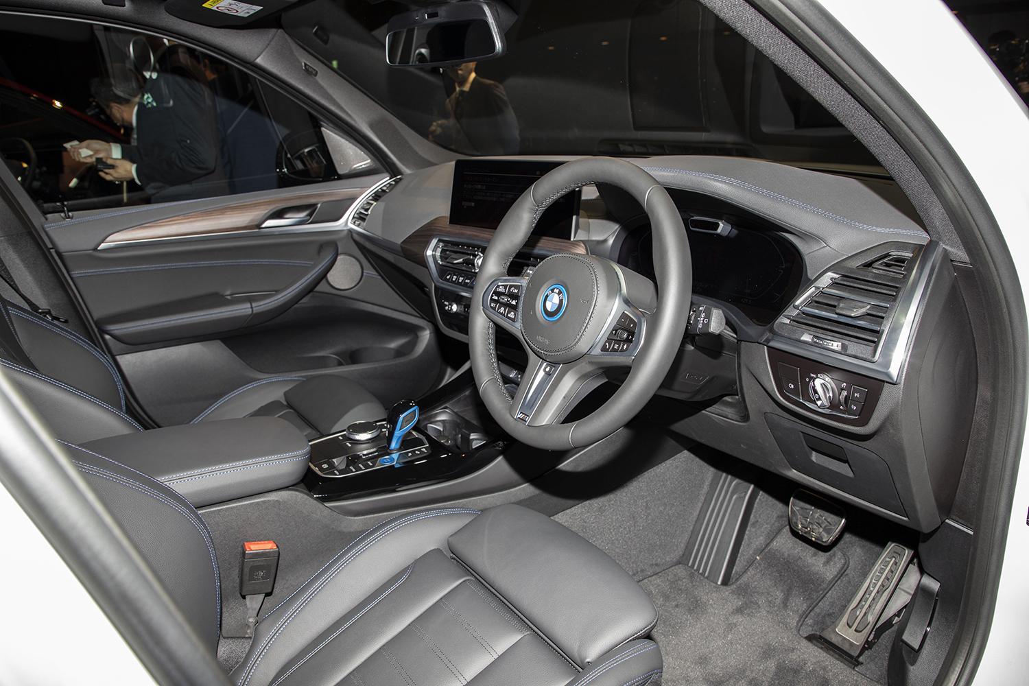 BMW iX3のインテリア