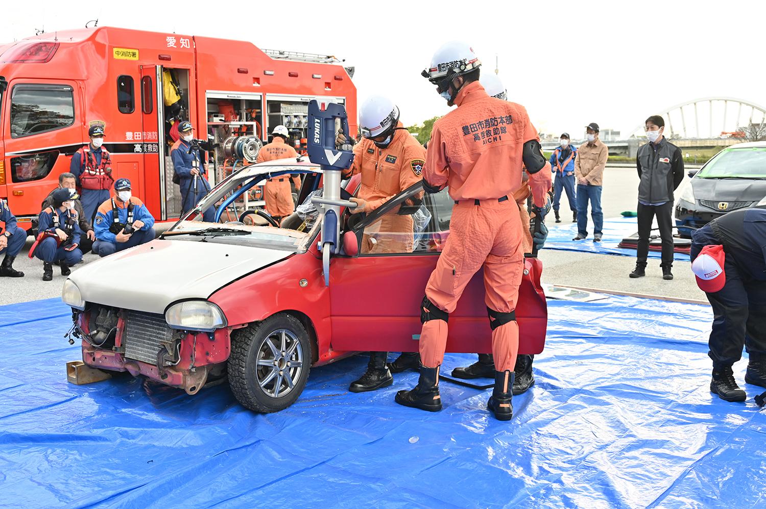 車体切断から心臓マッサージまで ラリー競技の 陰の功労者 オフィシャルのレスキュー訓練の凄まじさ 自動車情報 ニュース Web Cartop