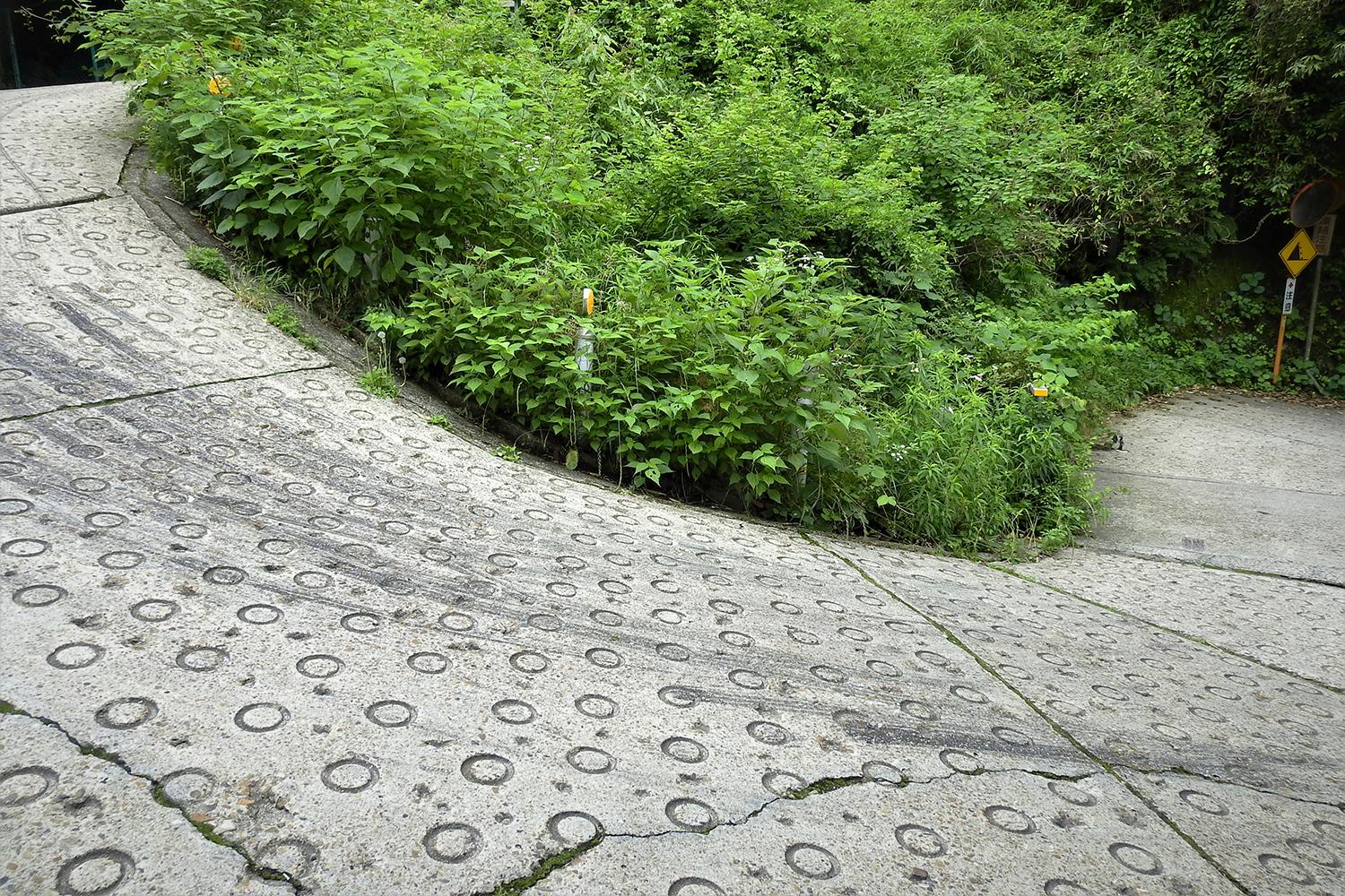 三菱やスバルのsuvは強烈だった クルマが登れる坂道の限界角度とは Goo 自動車