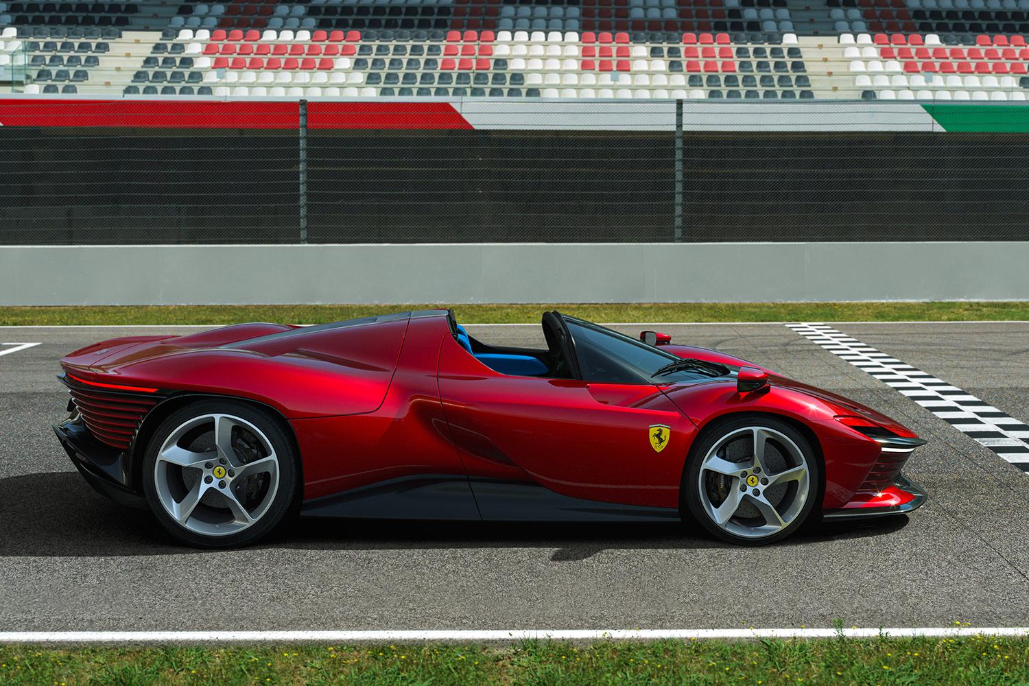 これぞ眼福の極み 世界でたった599台の美しすぎるフェラーリ デイトナsp3とは 自動車情報 ニュース Web Cartop