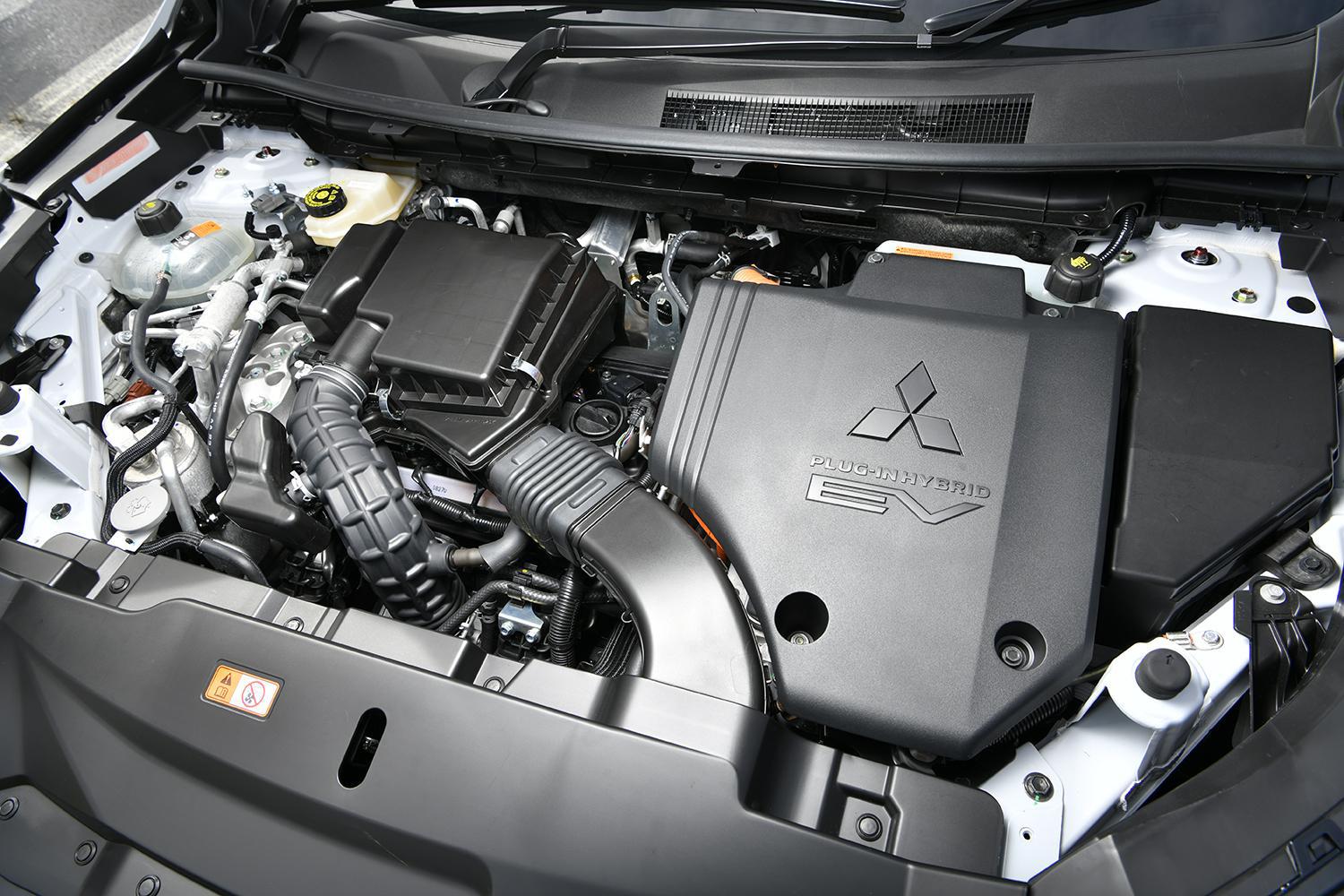 三菱「アウトランダーPHEV」と「エクリプスクロスPHEV」それぞれの役割