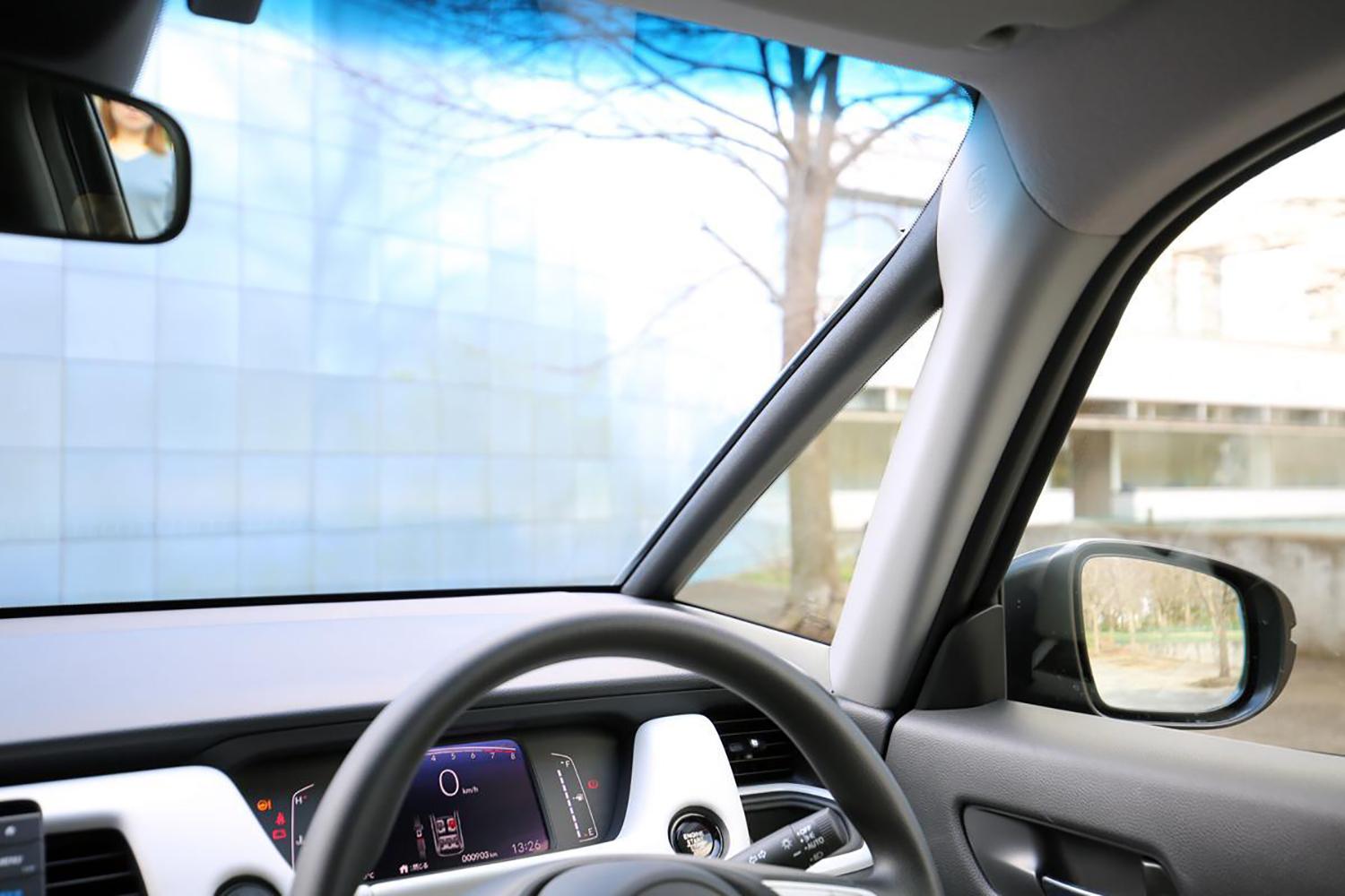 なんでガラスの上だけ青くなってる クルマの はちまき とは 自動車情報 ニュース Web Cartop