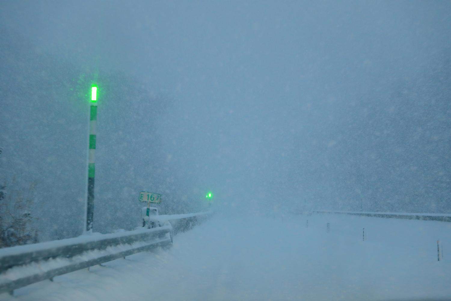 雪道での運転支援システムの注意点