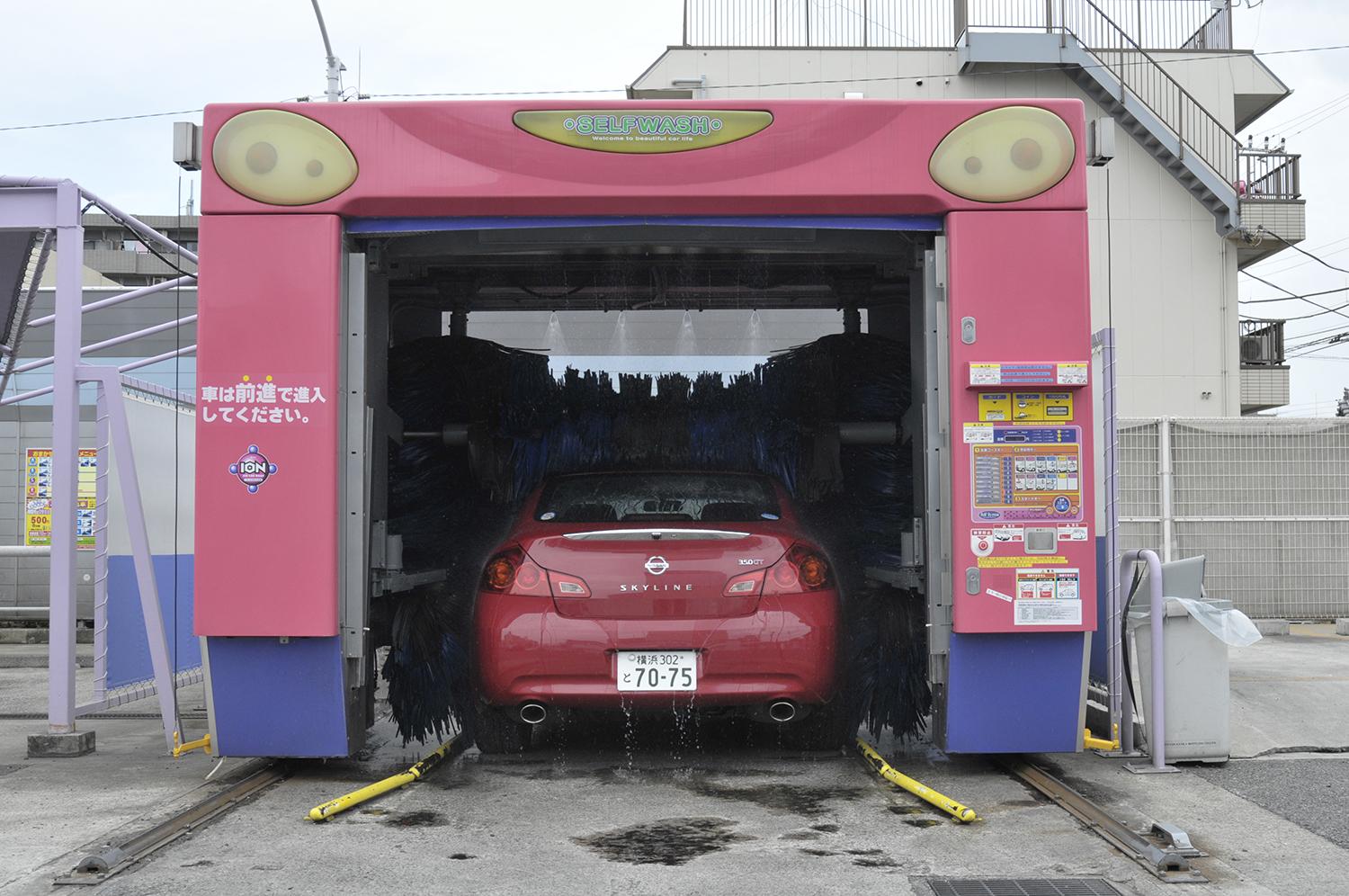 日本の洗車機イメージ