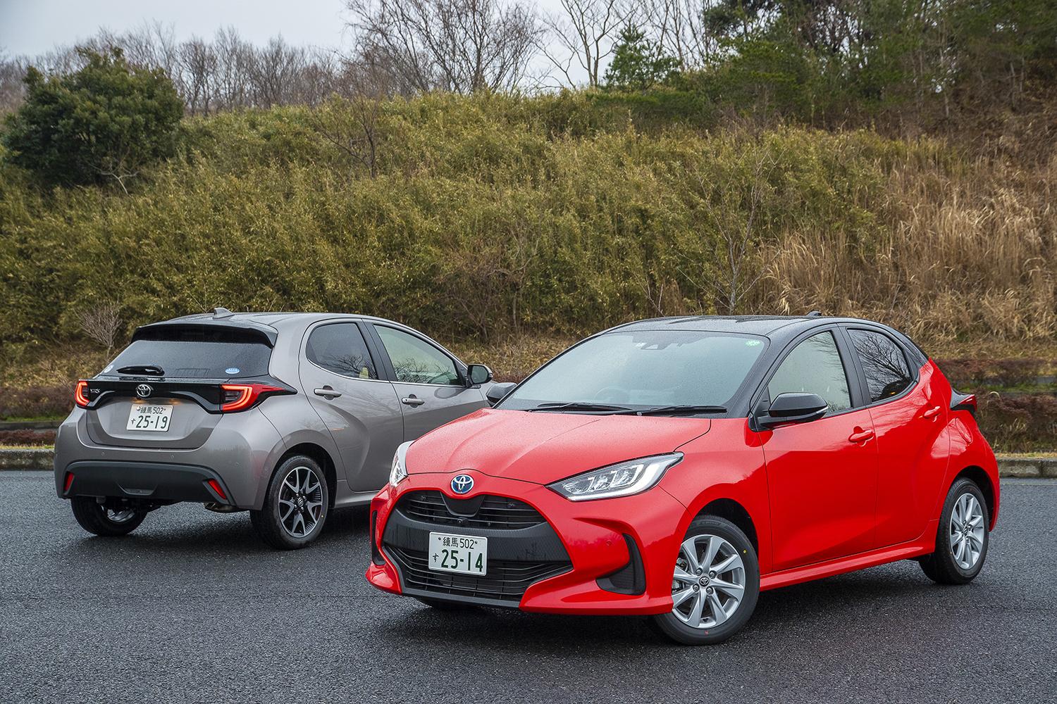 トヨタヤリス２台のフロントスタイリング