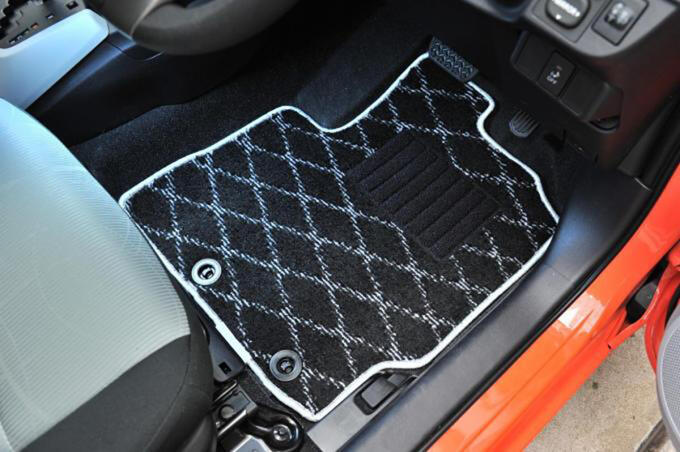 画像ギャラリー ハイテク車検証入れ に 色付き免許証 オシャレ上級者が 手を出す クルマ関連グッズ5つ 画像4 自動車情報 ニュース Web Cartop 画像ギャラリー ハイテク車検証入れ に 色付き免許証 オシャレ上級者が 手を出す クルマ関連グッズ5つ 画像4 自動車情報 ニュース Web Cartop