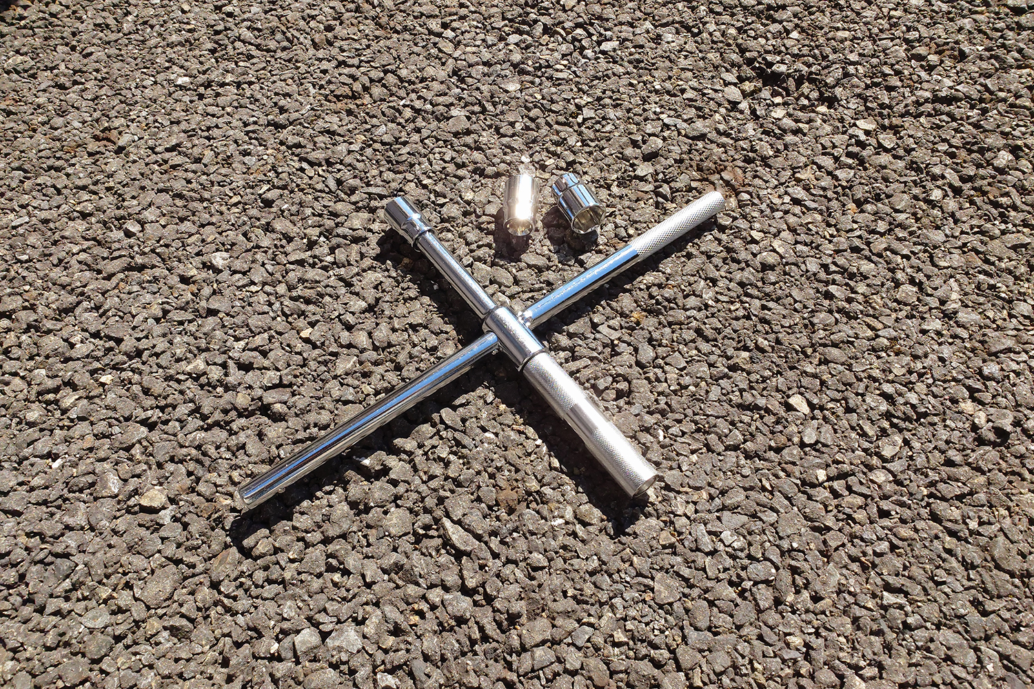 メンテフリーと車載工具不要は別の話 いまどきのクルマでも最低限積んでおくべき ツール とは 写真3 Goo 自動車 メンテフリーと車載工具不要は別の話 いまどきのクルマでも最低限積んでおくべき ツール とは 写真3 Goo 自動車