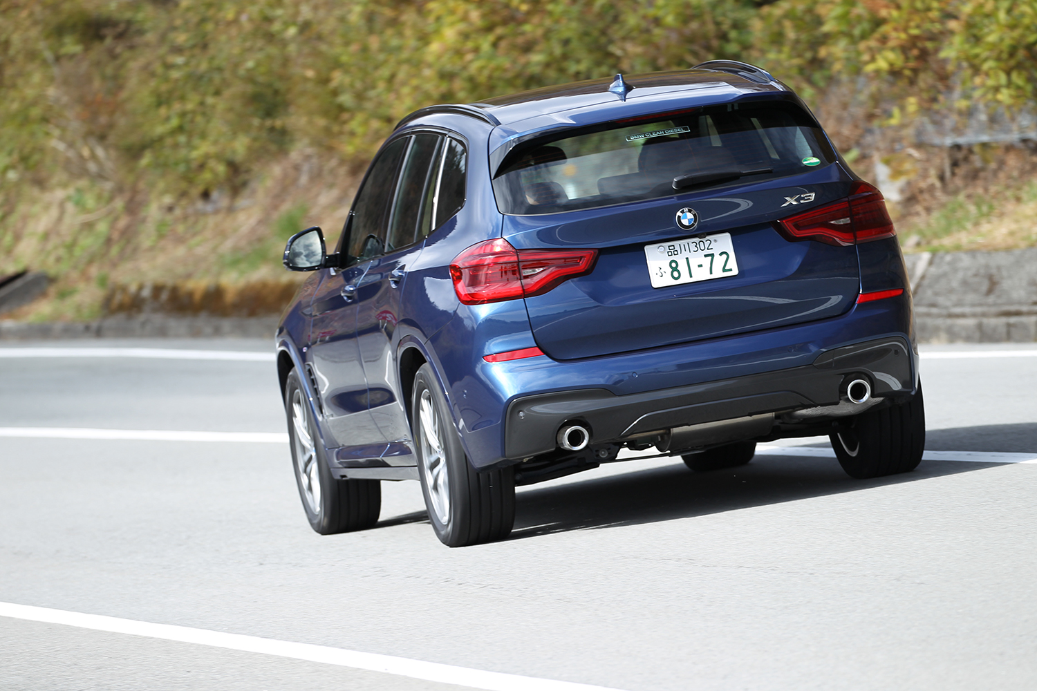 現行BMW X3の走り（リヤ）