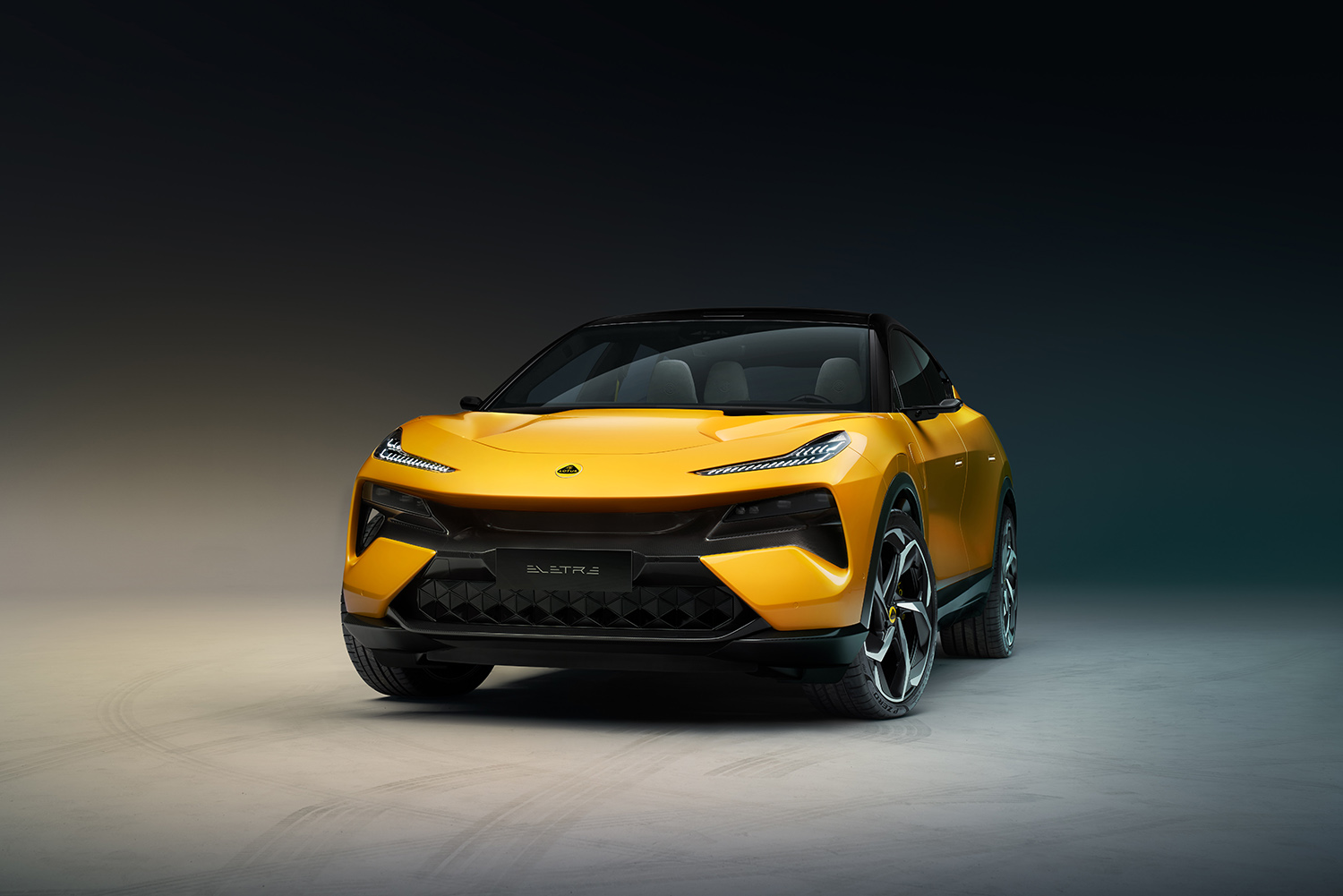 ロータスがハイパーSUV「エレトレ」を発表