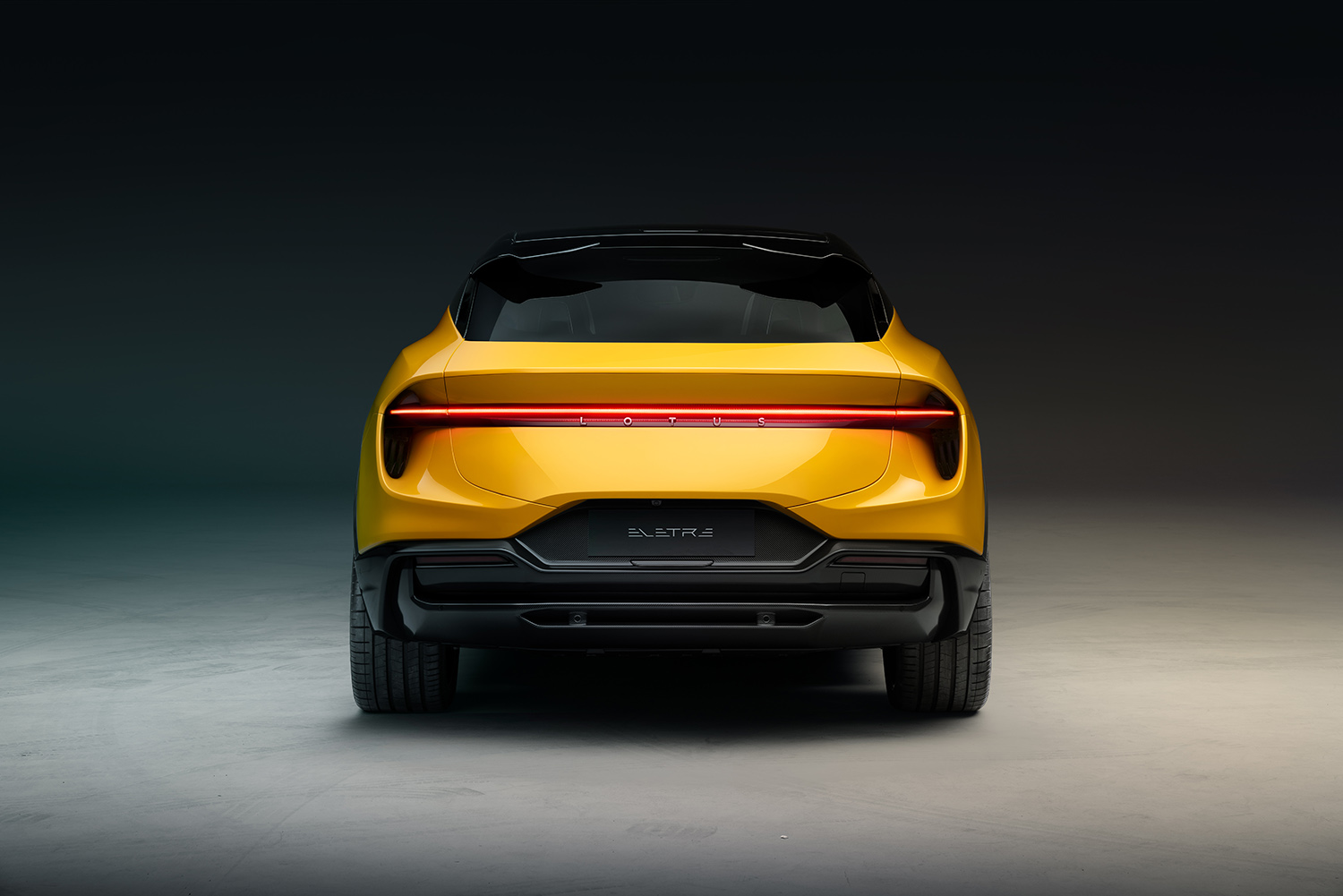ロータスがハイパーSUV「エレトレ」を発表