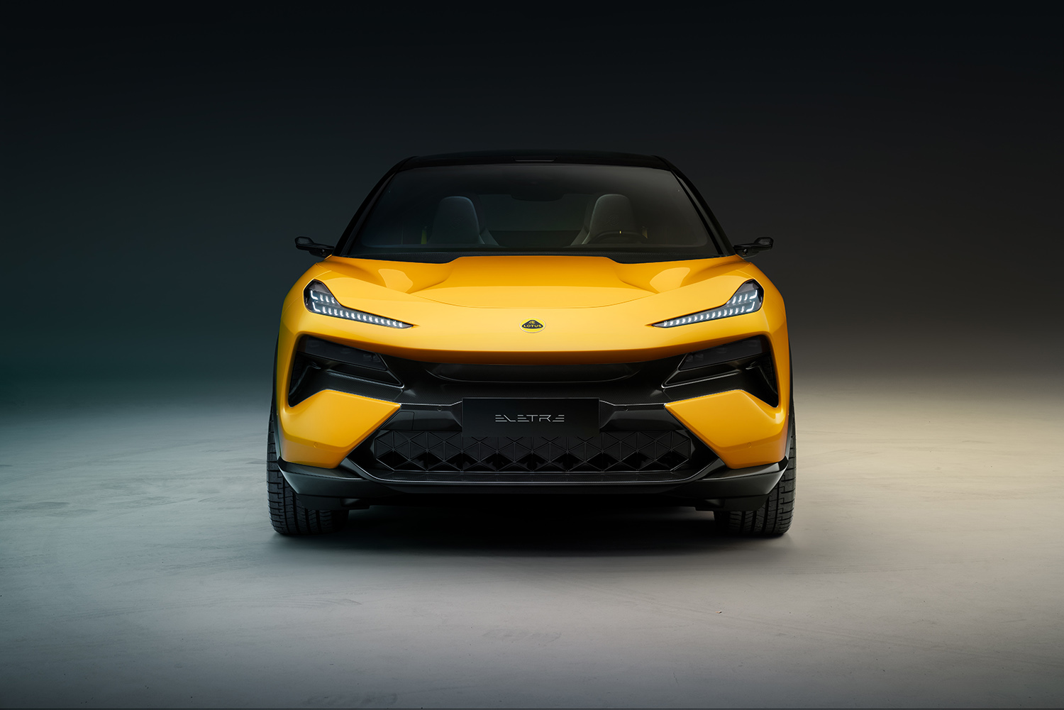 ロータスがハイパーSUV「エレトレ」を発表