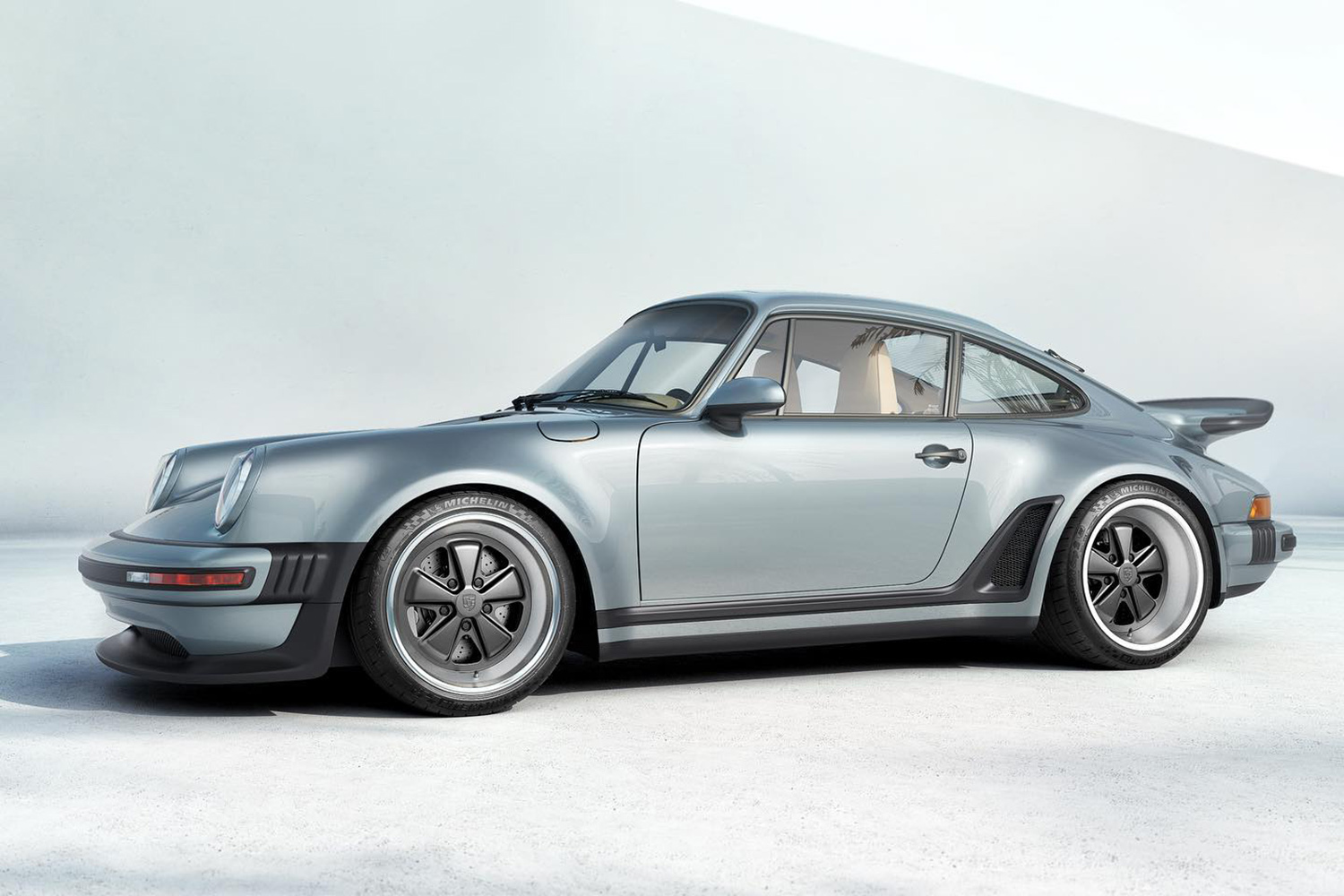 ポルシェ911のレストモッドで話題の「シンガー」ってなんだ？