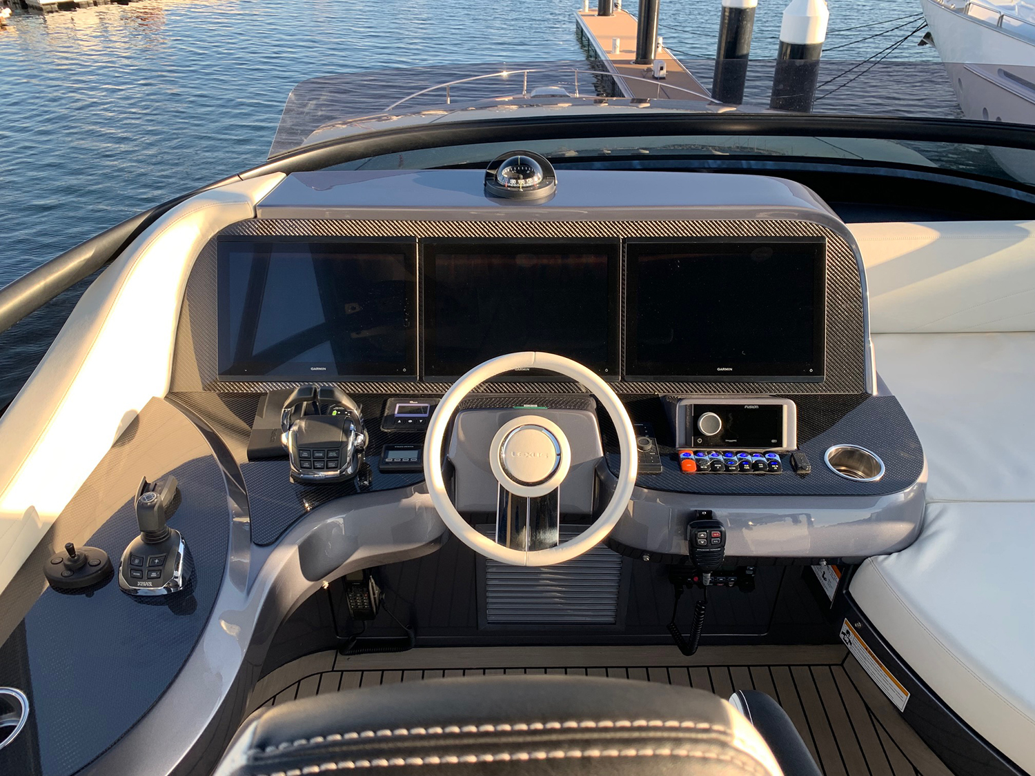 レクサス製クルーザーLY650試乗記