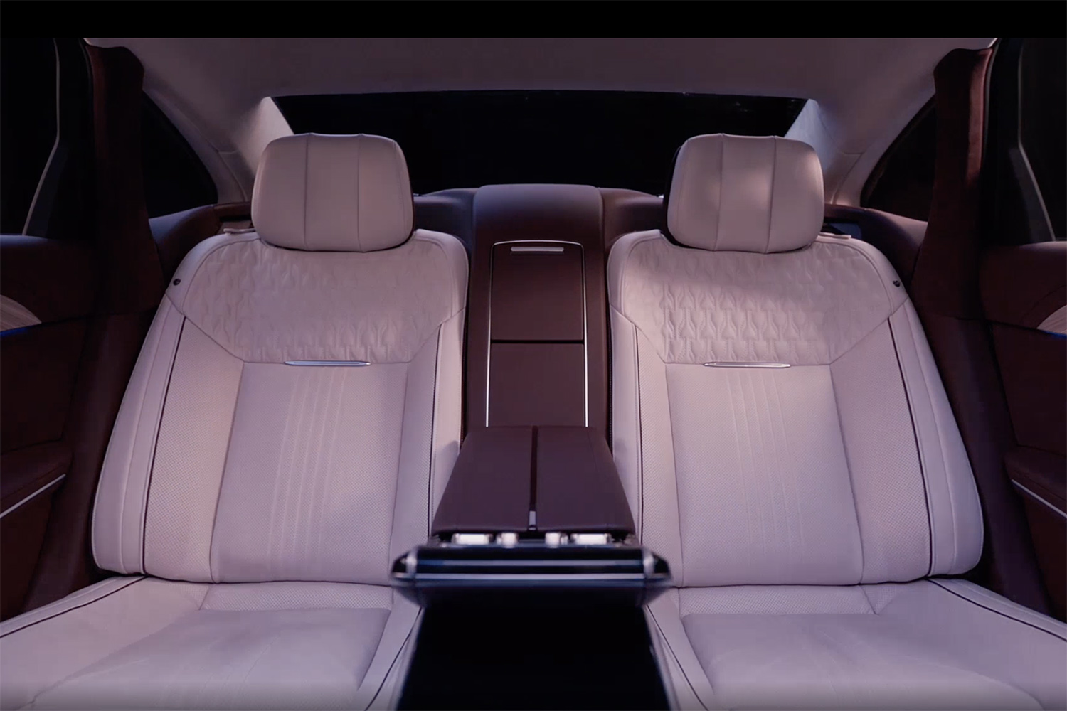 hongqi_h9_rearseat