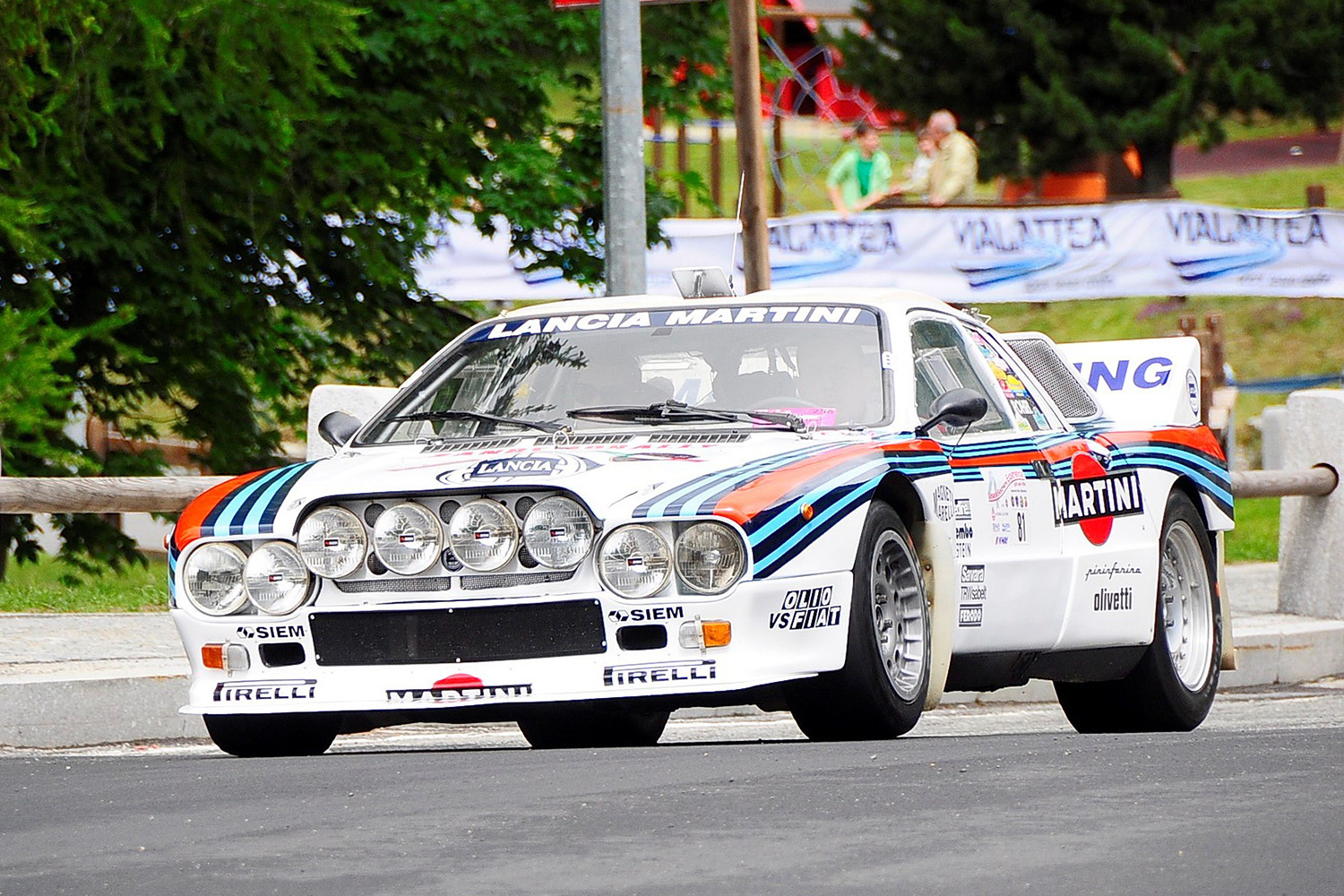 ランチア・ラリー０３７の走行シーン