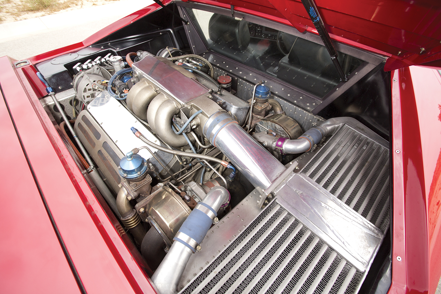 ベクターW8のエンジン