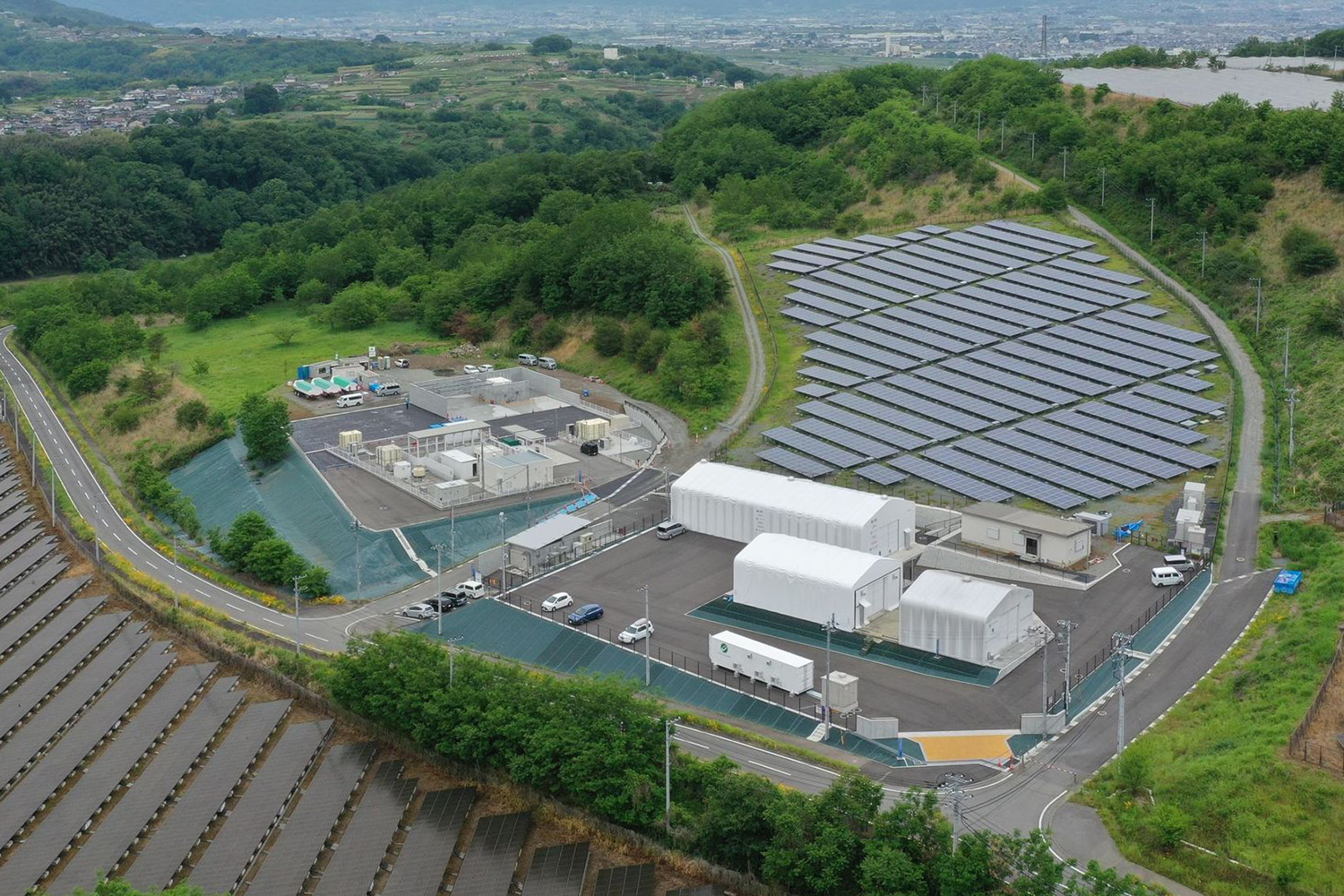 水素エンジンカローラに太陽光由来水素を提供する米倉山電力貯蔵技術研究サイト 〜 画像5